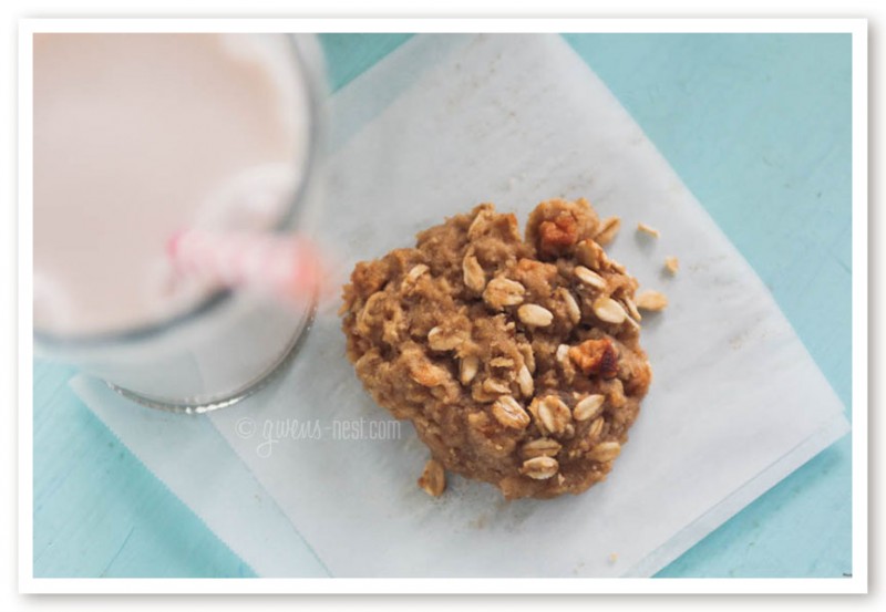 APPLE oatmeal cookies that are sugar free, gf, and a DELISH THM E treat!