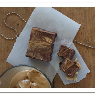 healthy sugar free peanut butter fudge that's SO easy to make...you won't believe that it didn't come from a candy shoppe!